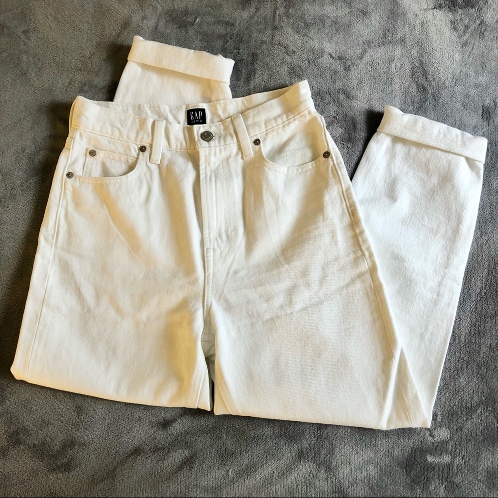 Gap White High Rise Mom Jeans - 0/25in